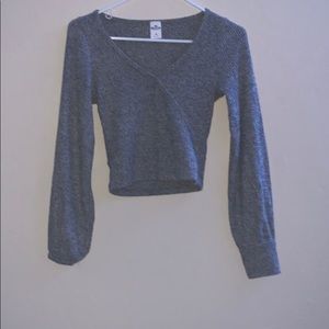 SUPER CUTE HOLLISTER TOP!!!!